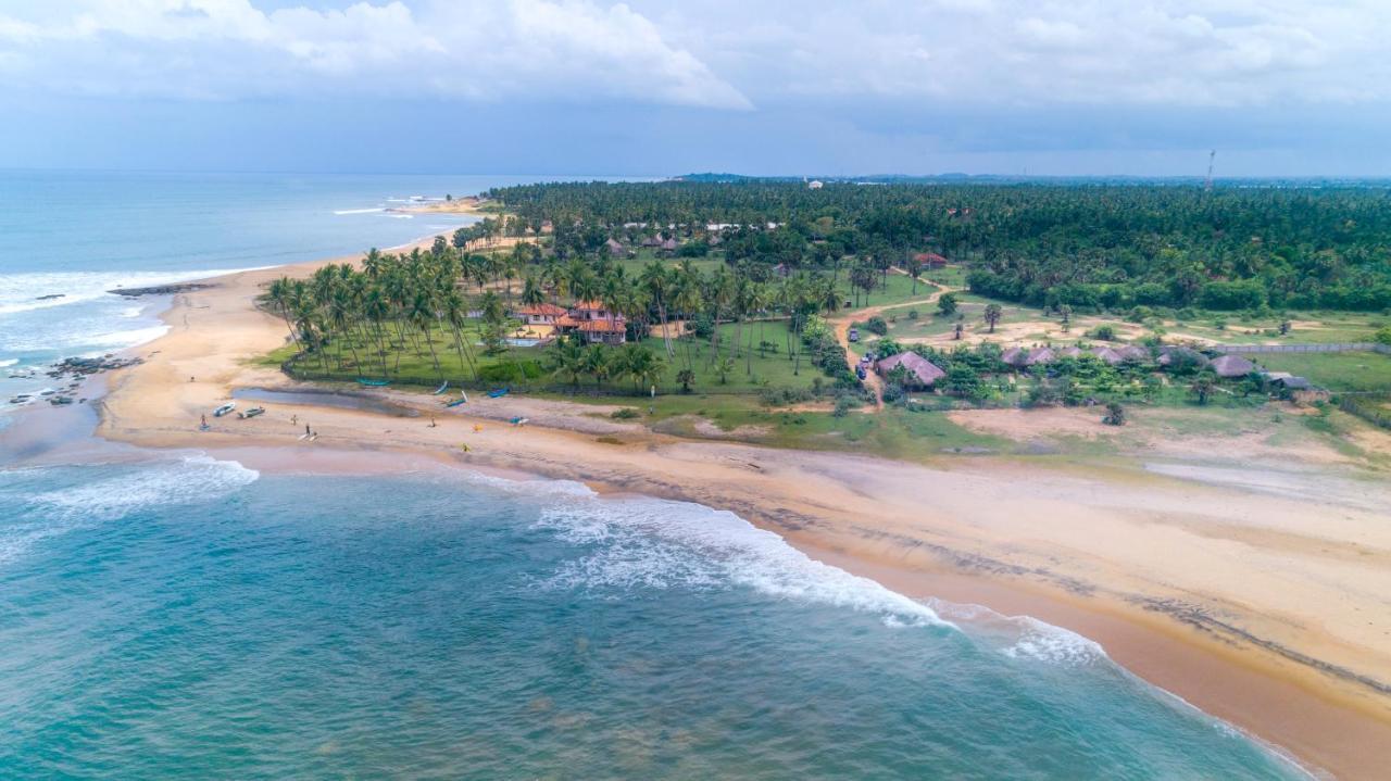 Hotel Blue Waters Arugam Bay Esterno foto