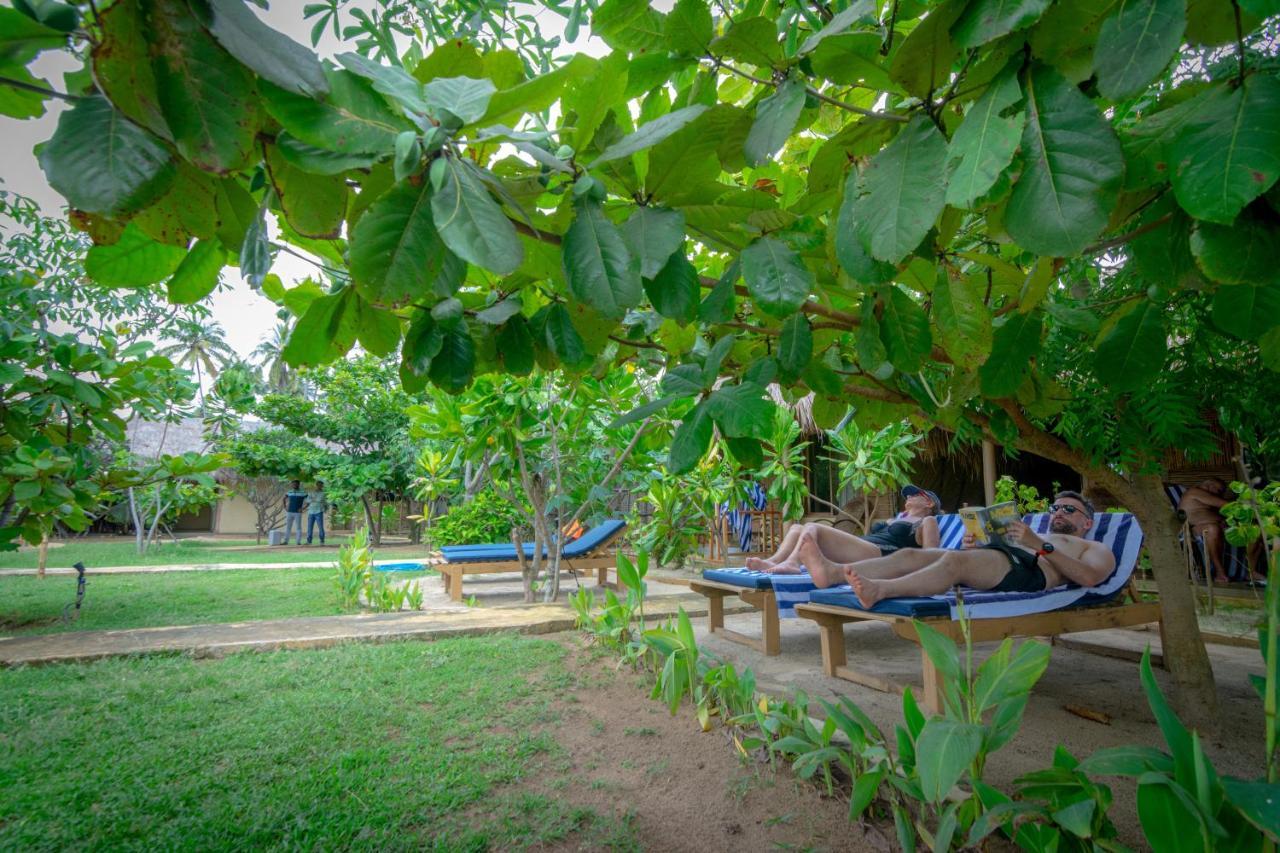 Hotel Blue Waters Arugam Bay Esterno foto