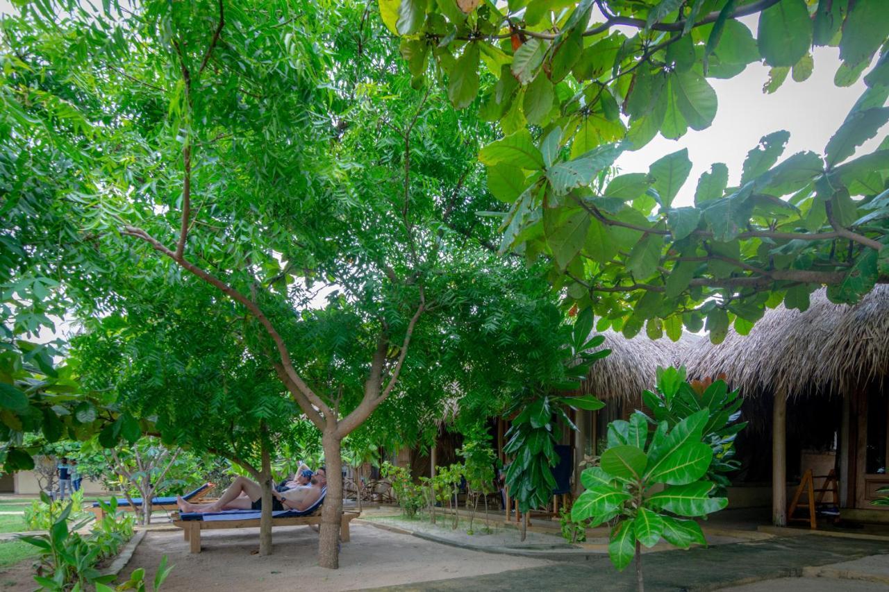 Hotel Blue Waters Arugam Bay Esterno foto