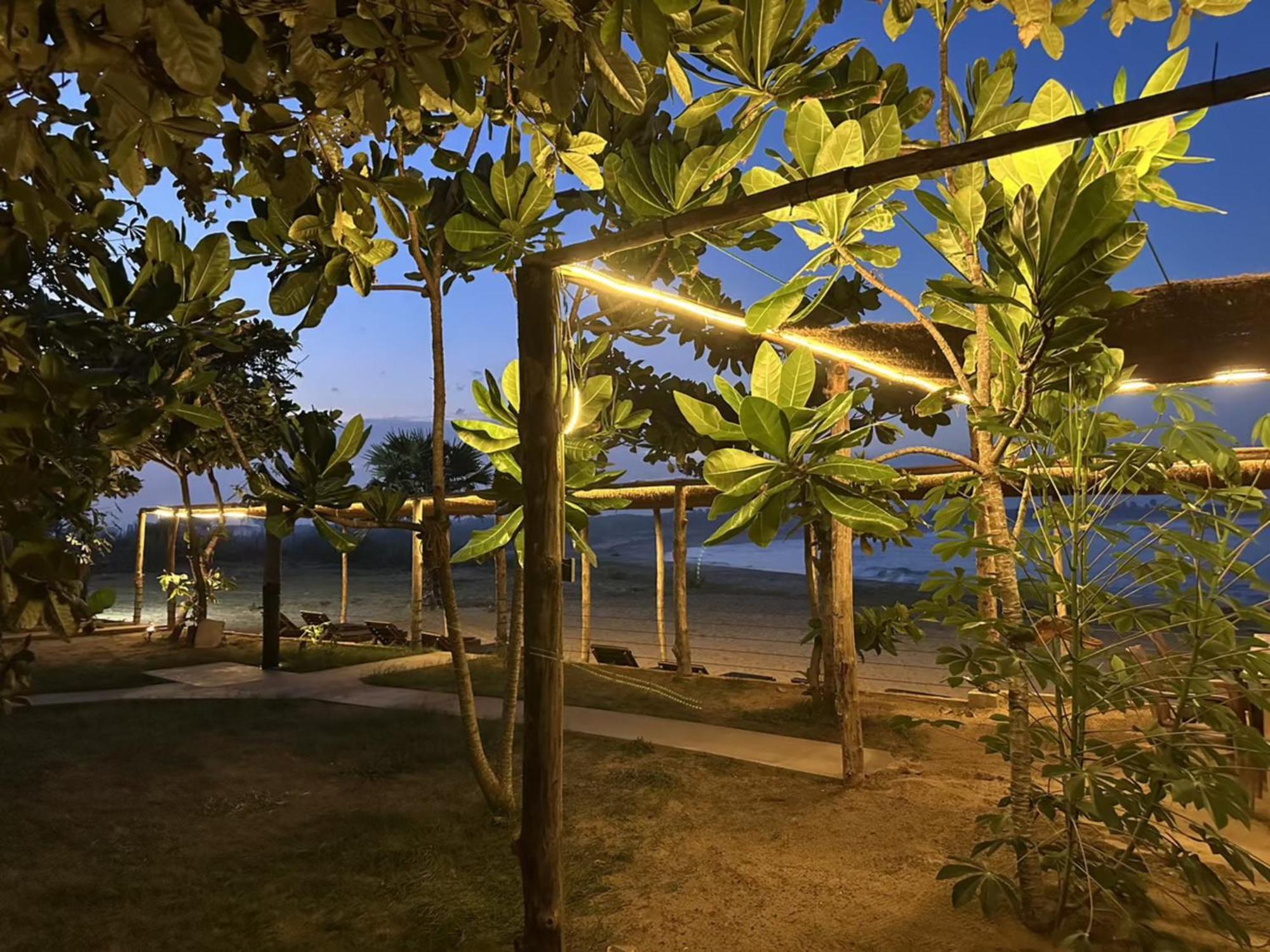 Hotel Blue Waters Arugam Bay Esterno foto