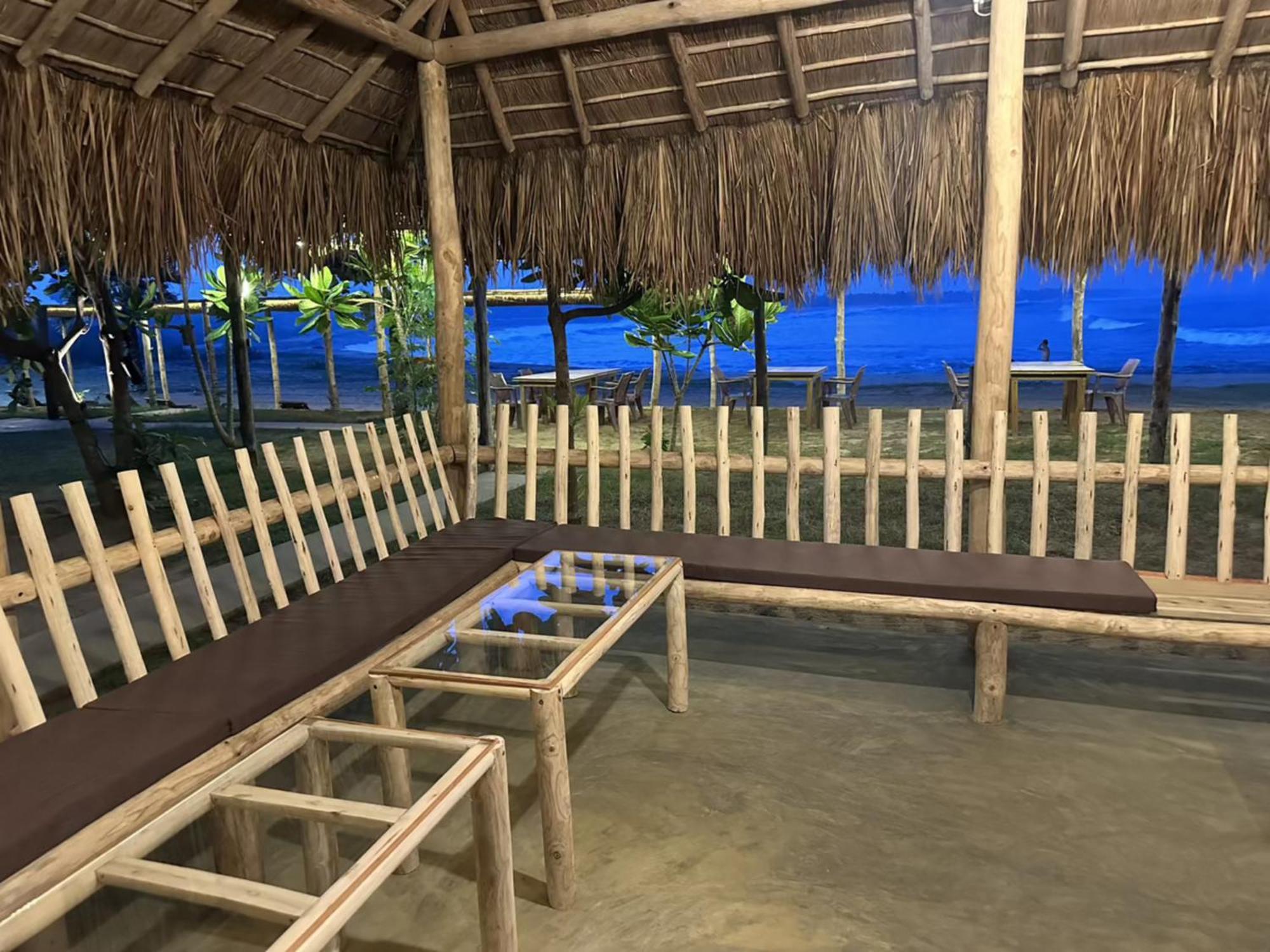 Hotel Blue Waters Arugam Bay Esterno foto