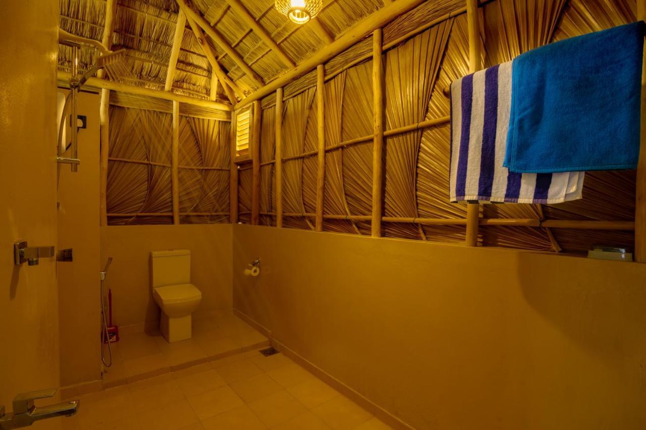 Hotel Blue Waters Arugam Bay Esterno foto